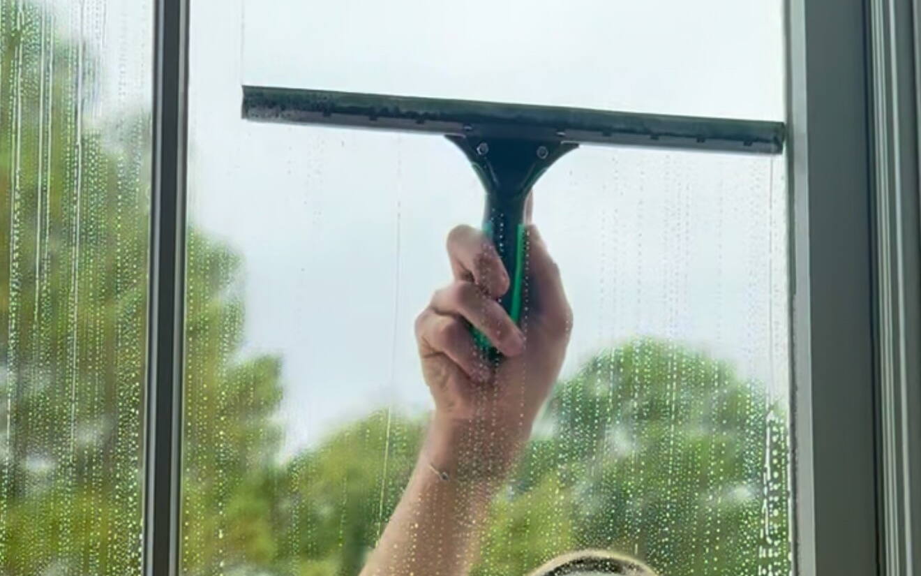 Window Cleaning Isle of Palms Homes Deserve